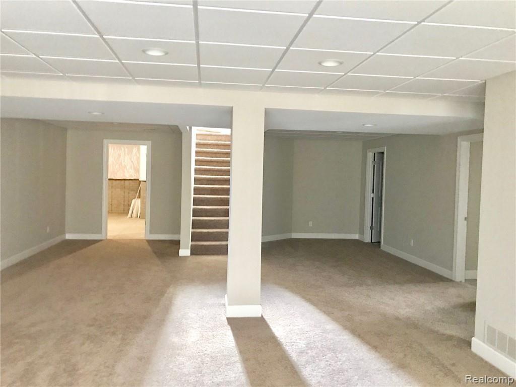 5505 Woodfall Road Clarkston, MI 48348 - Photo 12 of 46
