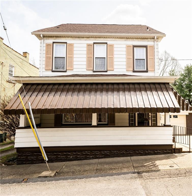 Welcome to this well maintained home with original interior archways that bring out it's character.