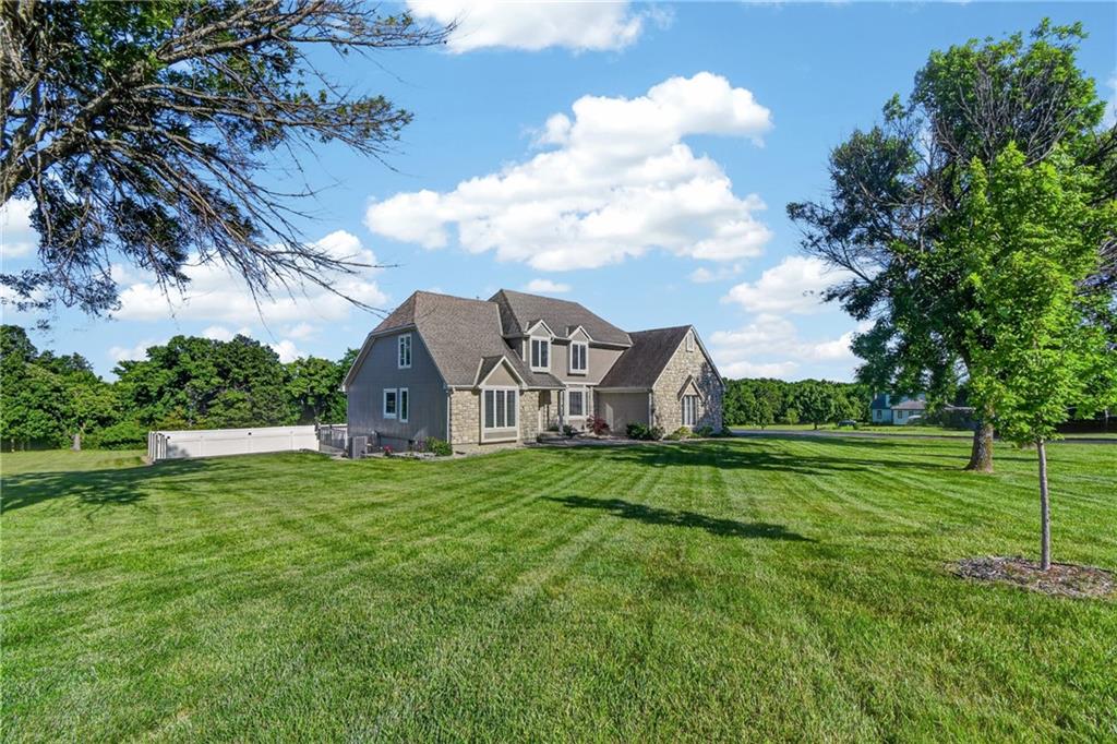 2018 Lexington Road Pleasant Hill, MO 64080 - Photo 2 of 59