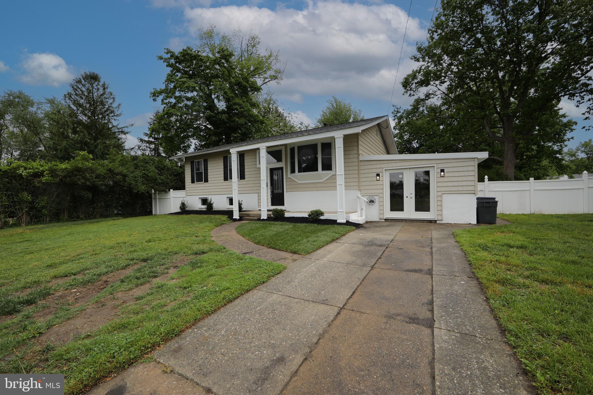 14 Edgehill Road Gibbsboro, NJ 08026 - Photo 2 of 44