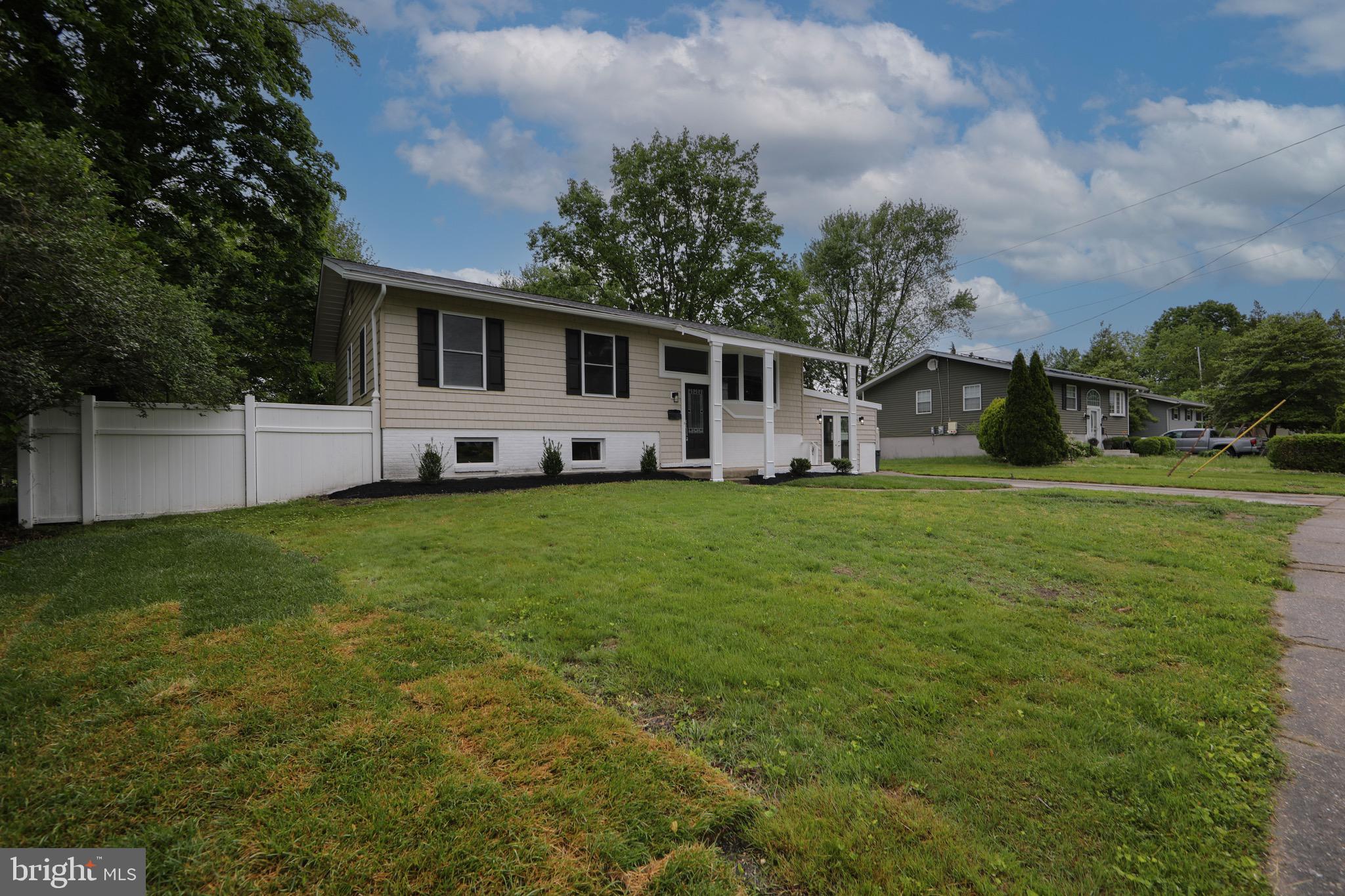 14 Edgehill Road Gibbsboro, NJ 08026 - Photo 3 of 44