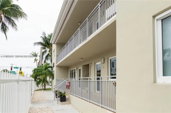 a view of entryway front of house