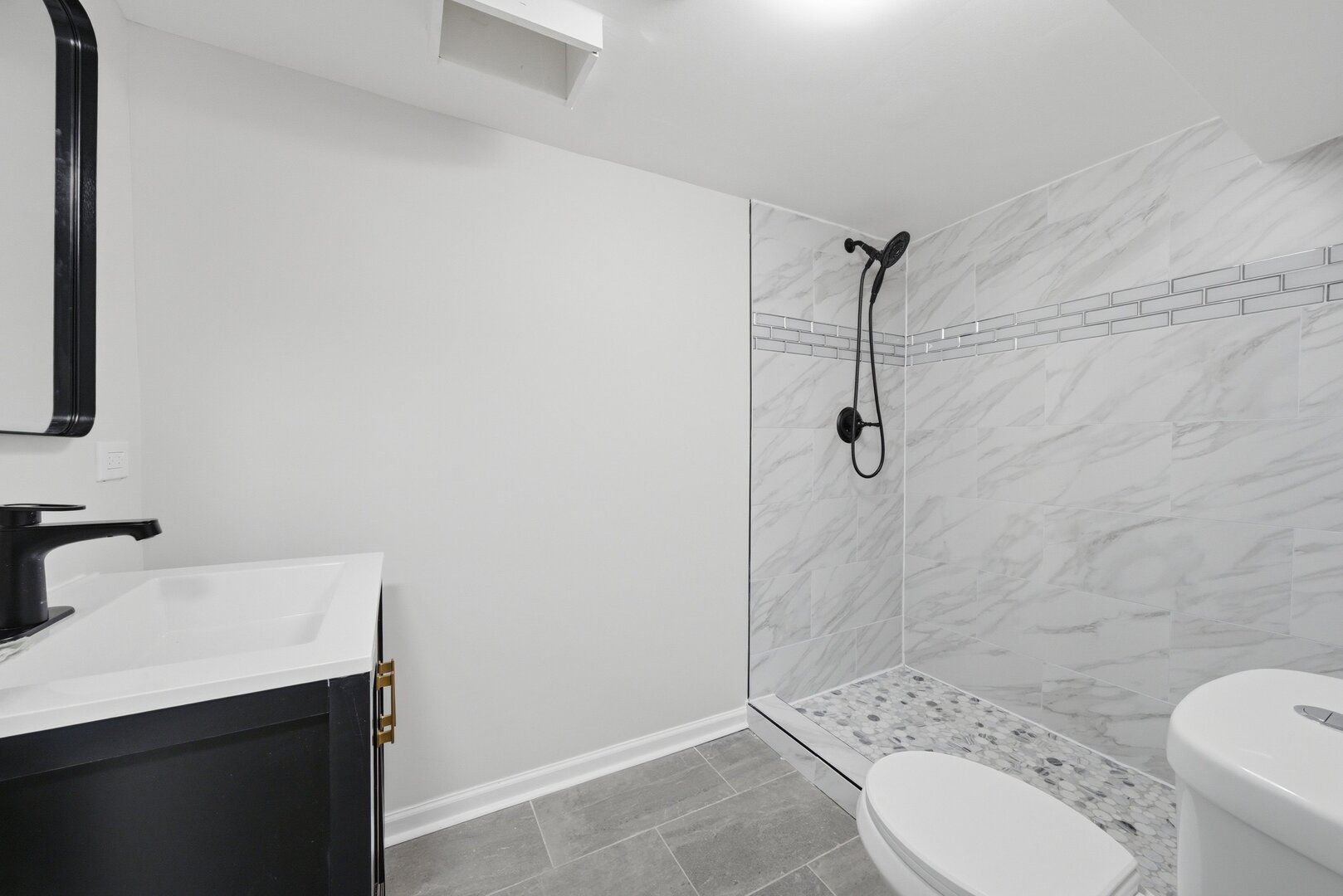 12358 South Lowe Avenue Chicago, IL 60628 - Photo 9 of 15