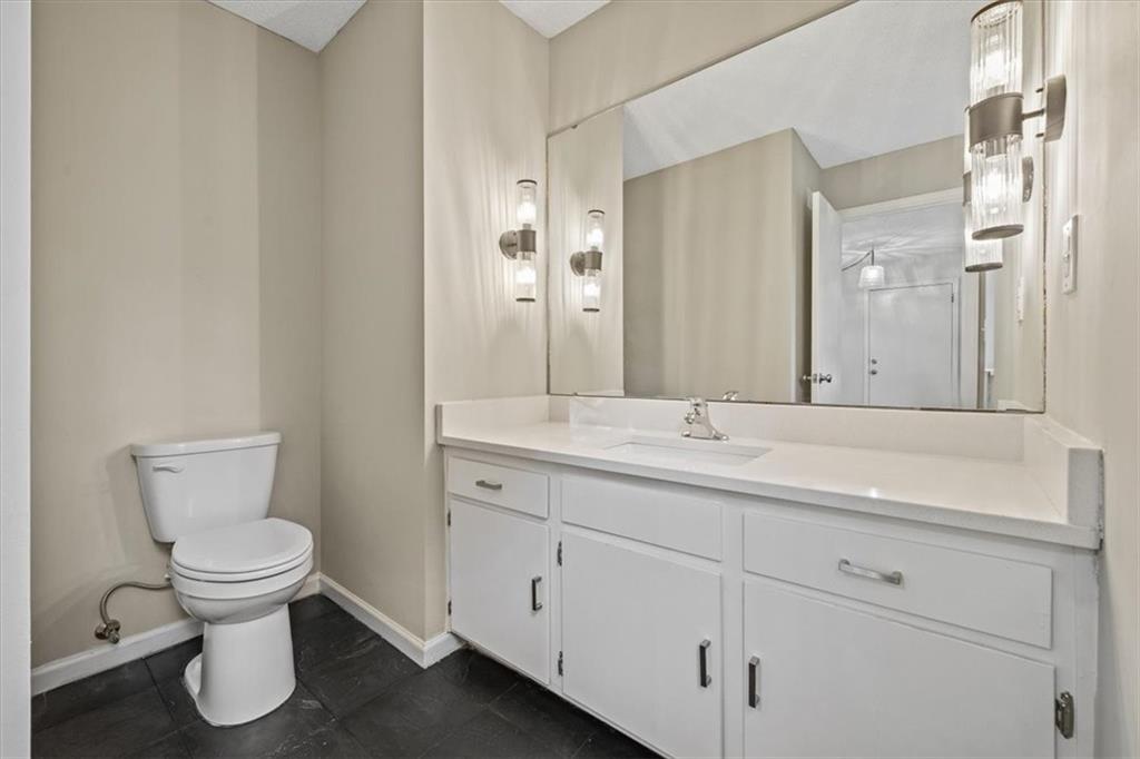 10248 CedarBrooke Lane Kansas City, MO 64131 - Photo 14 of 23