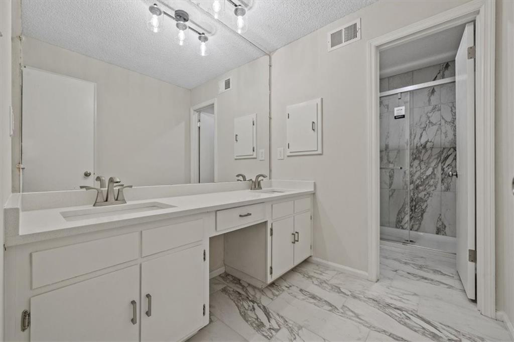 10248 CedarBrooke Lane Kansas City, MO 64131 - Photo 17 of 23