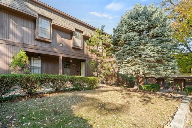 $249,500 | 10248 CedarBrooke Lane, Kansas City, MO 64131