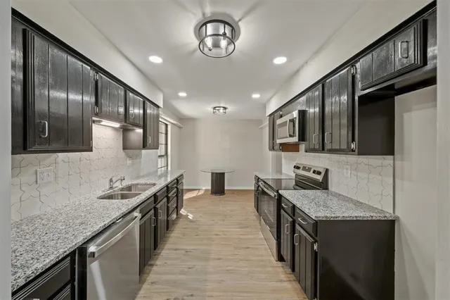 $249,500 | 10248 CedarBrooke Lane, Kansas City, MO 64131