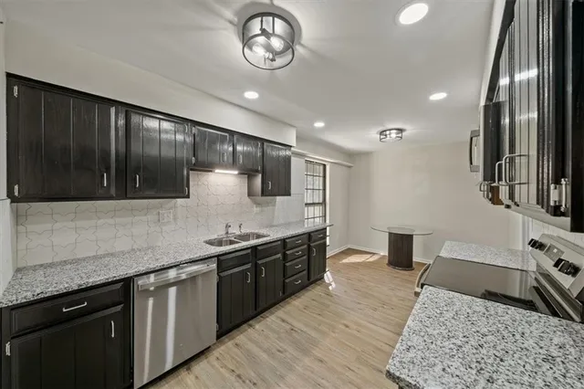 $249,500 | 10248 CedarBrooke Lane, Kansas City, MO 64131