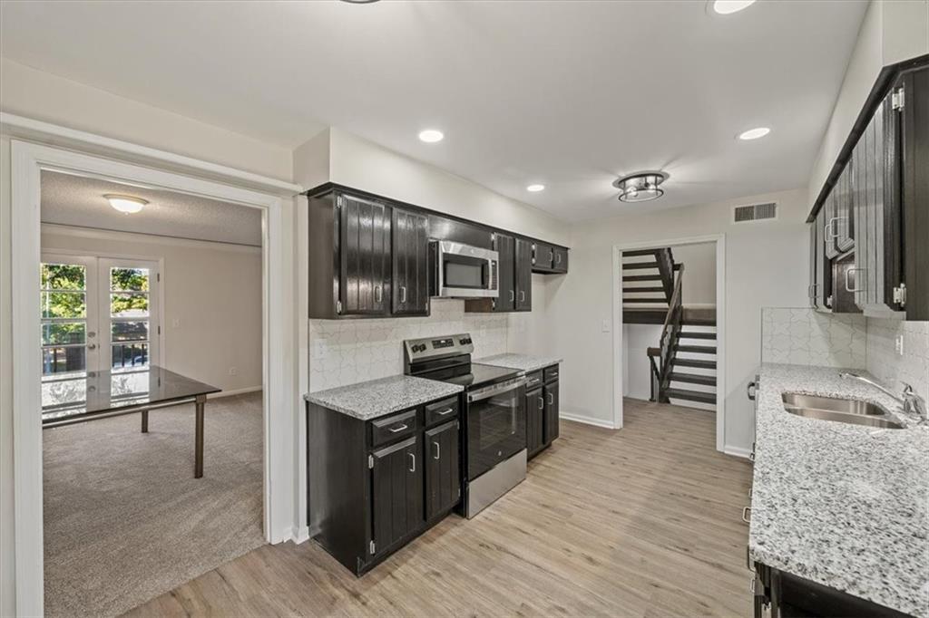 10248 CedarBrooke Lane Kansas City, MO 64131 - Photo 6 of 23