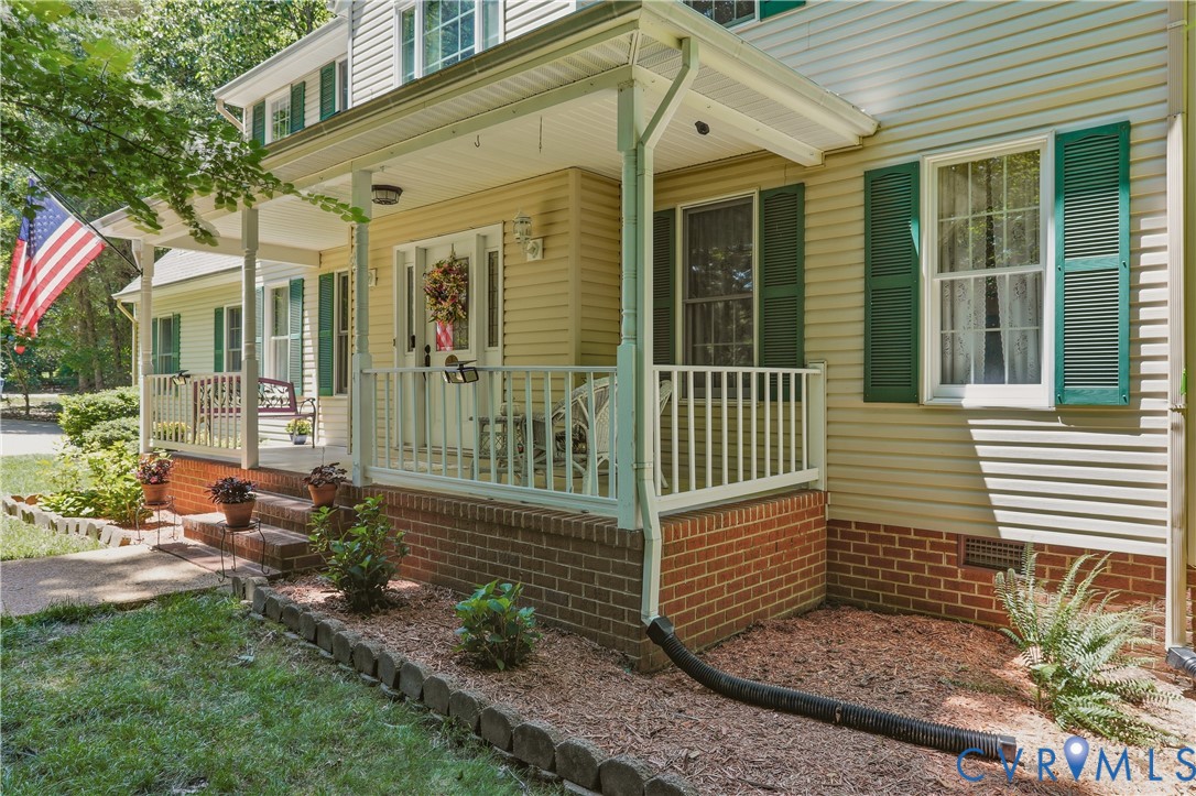 12512 2nd Branch Road Chesterfield, VA 23838 - Photo 4 of 56 a view of a house with a small yard and wooden floor and fence