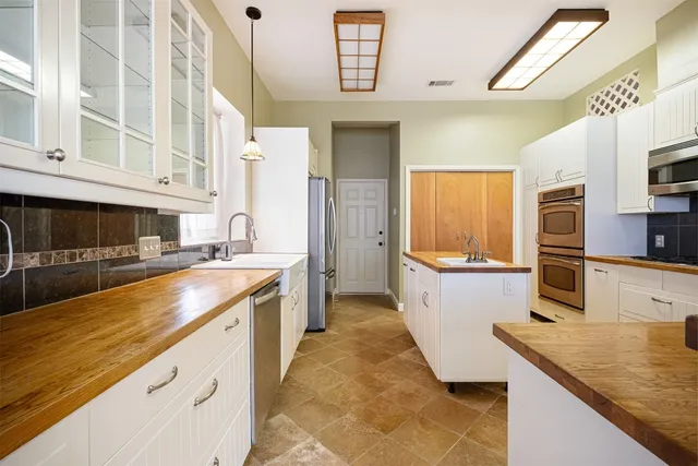 $449,000 | 12505 Hunters Chase Drive, Austin, TX 78729