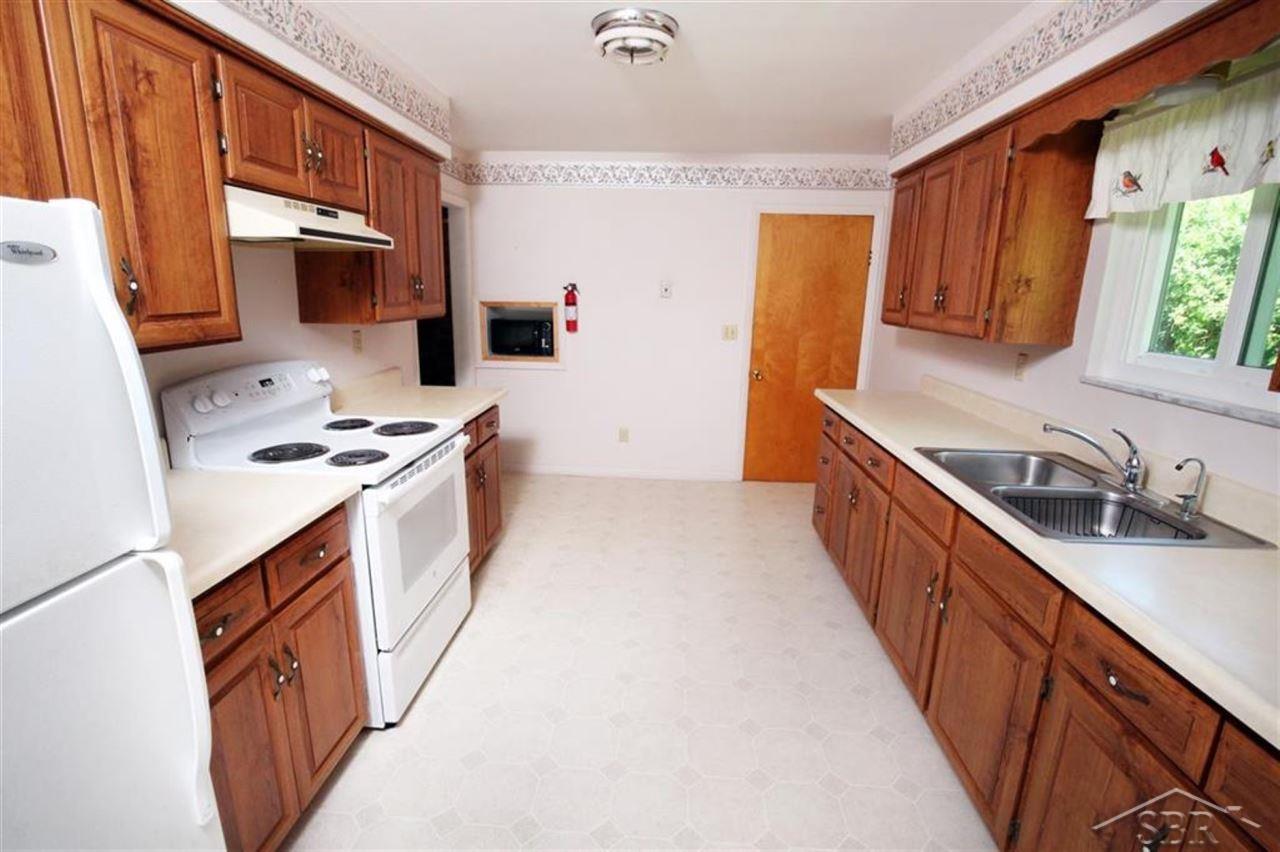 1799 East River Road Midland, MI 48640 - Photo 12 of 37
