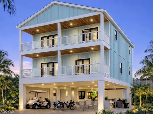 $1,999,000 | 961 San Carlos Court, Fort Myers Beach, FL 33931