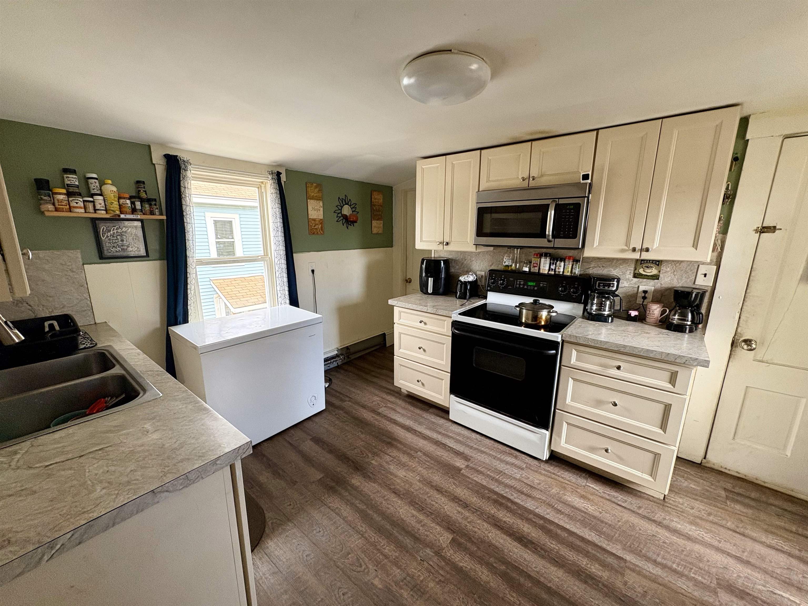 161 North Main Street Rochester, NH 03867 - Photo 14 of 27