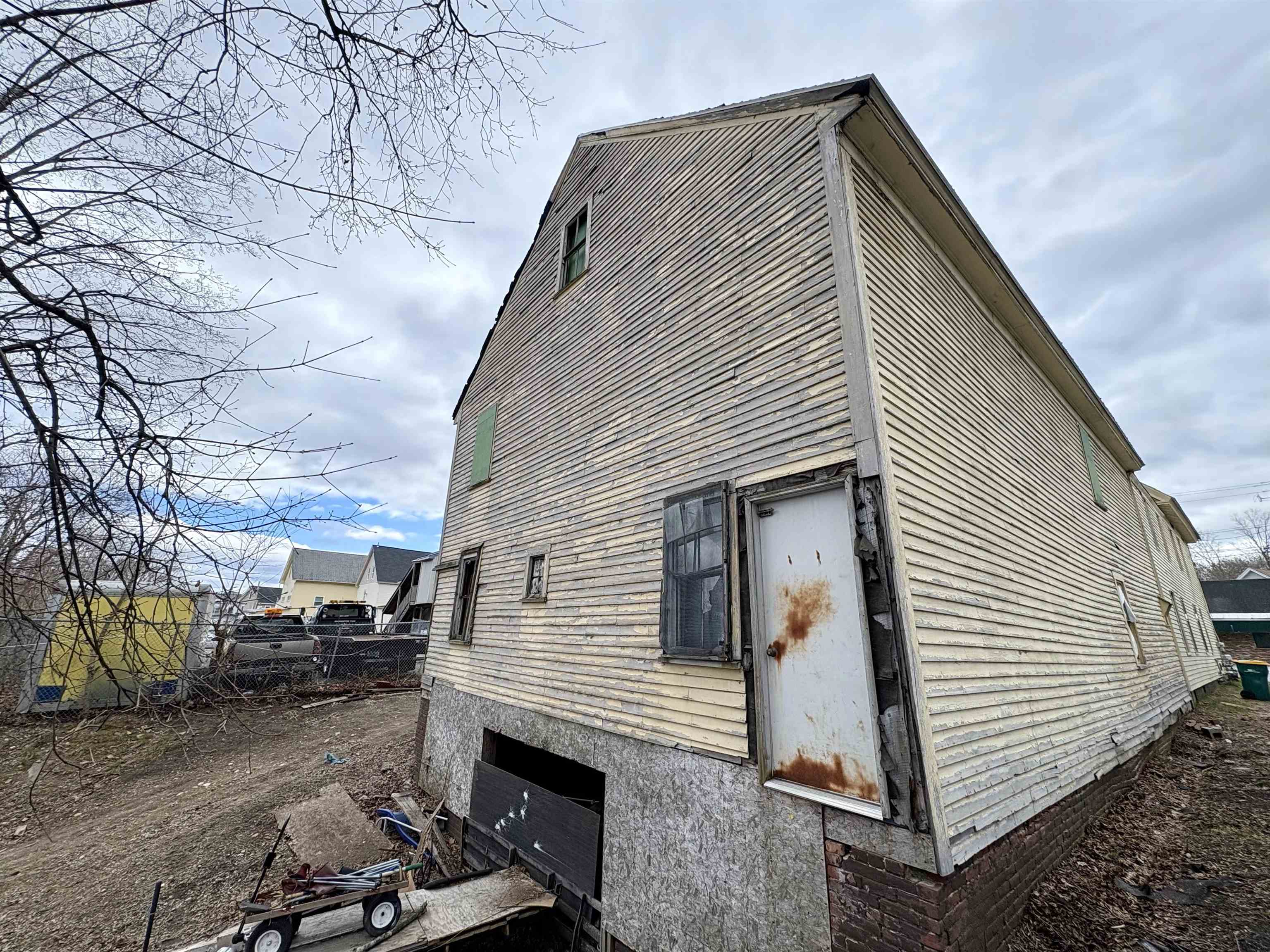 161 North Main Street Rochester, NH 03867 - Photo 24 of 27