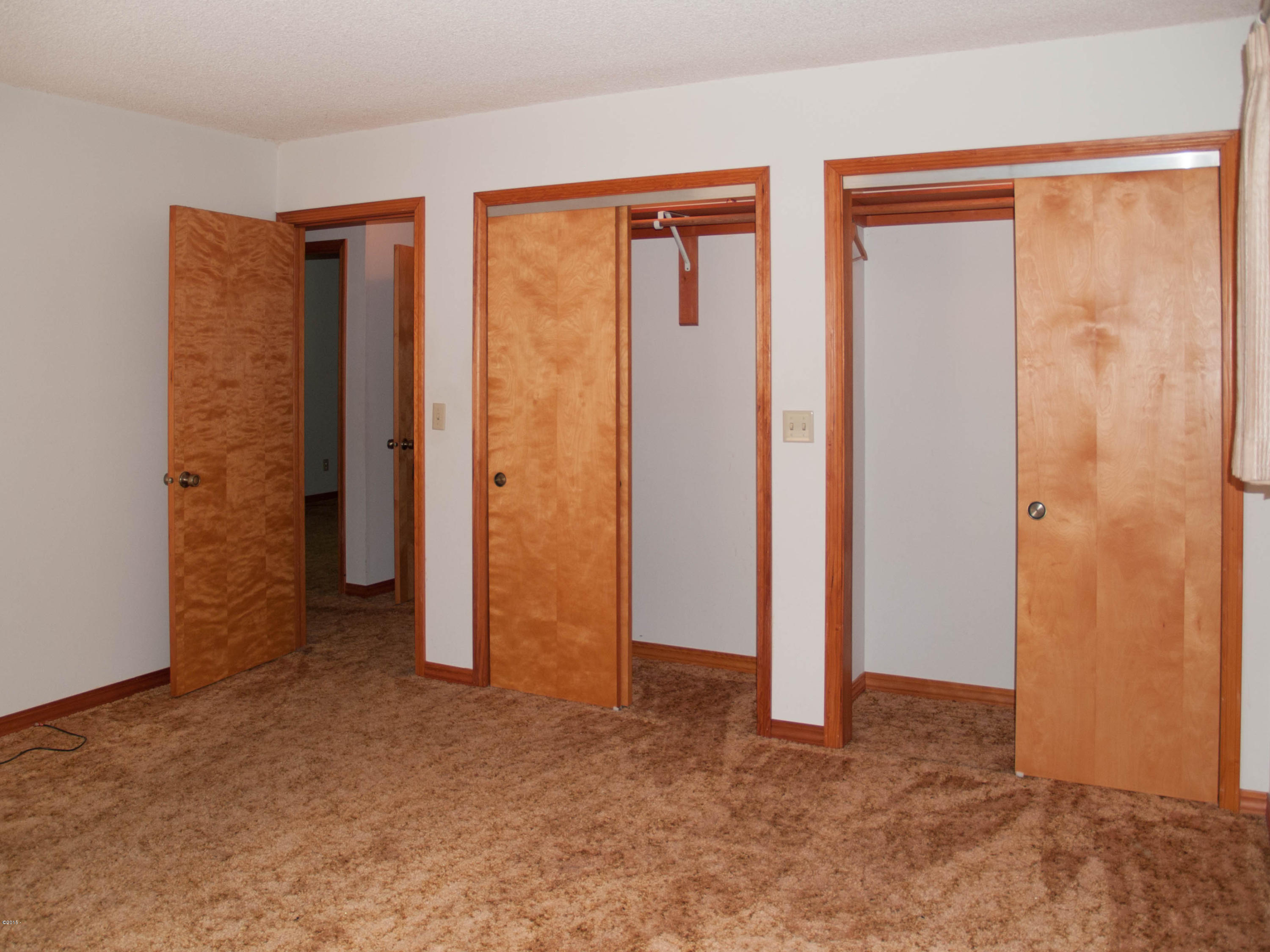 80 Ridge Place Depoe Bay, OR 97341 - Photo 36 of 36 Master Closets