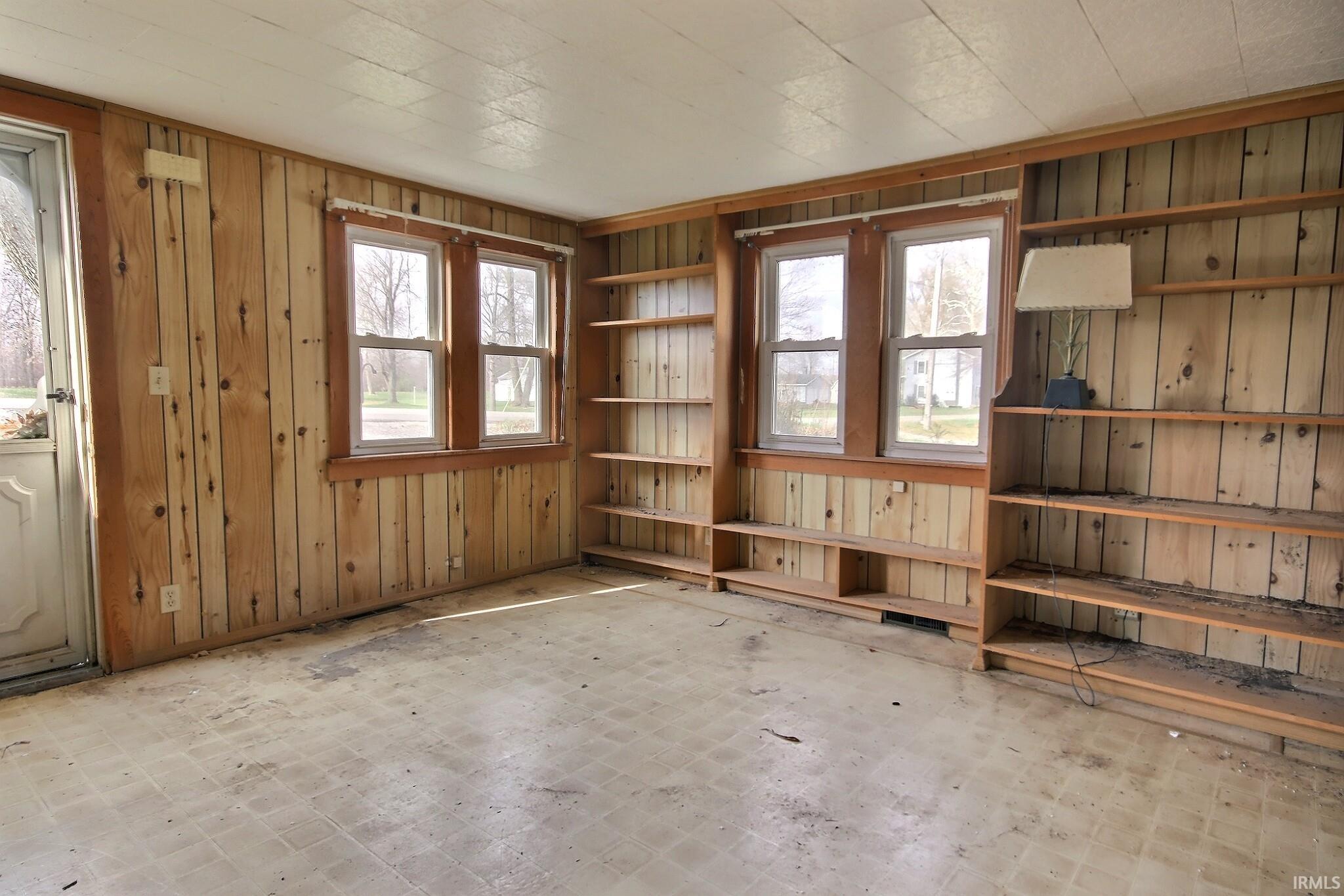 9135 Aboite Road Roanoke, IN 46783 - Photo 4 of 21