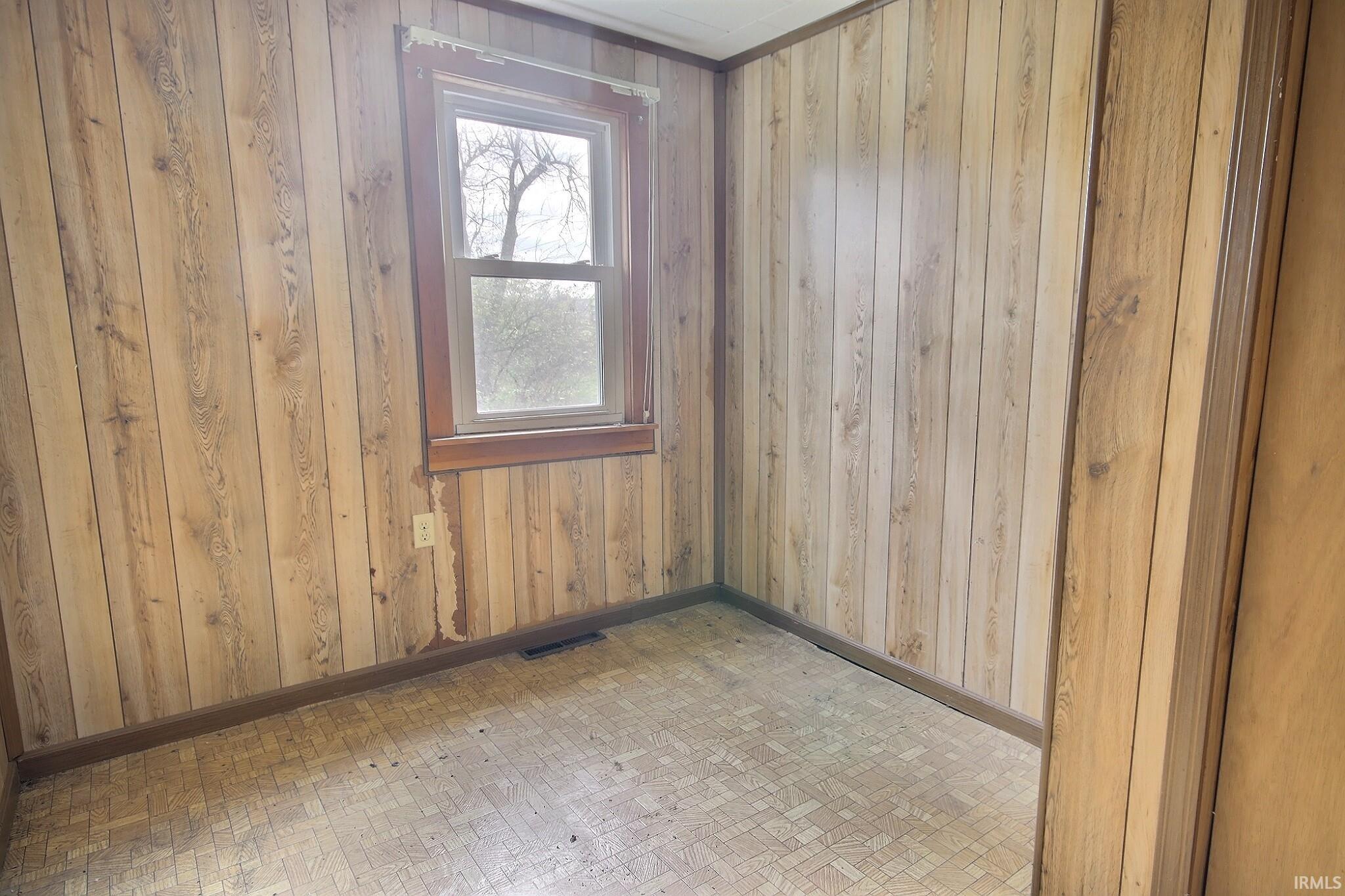 9135 Aboite Road Roanoke, IN 46783 - Photo 7 of 21