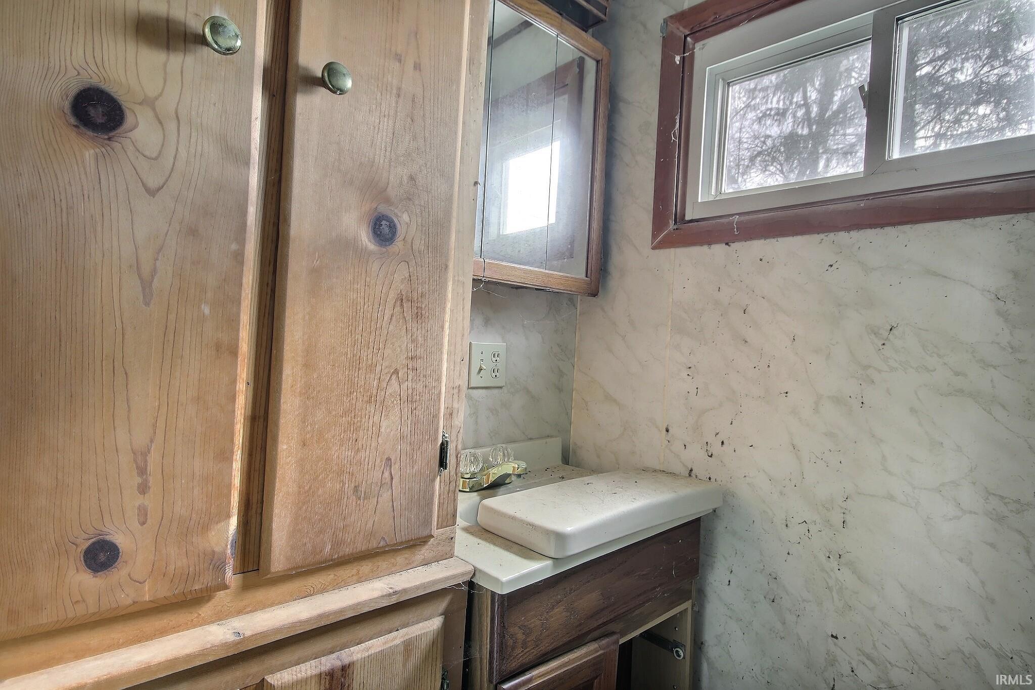 9135 Aboite Road Roanoke, IN 46783 - Photo 10 of 21