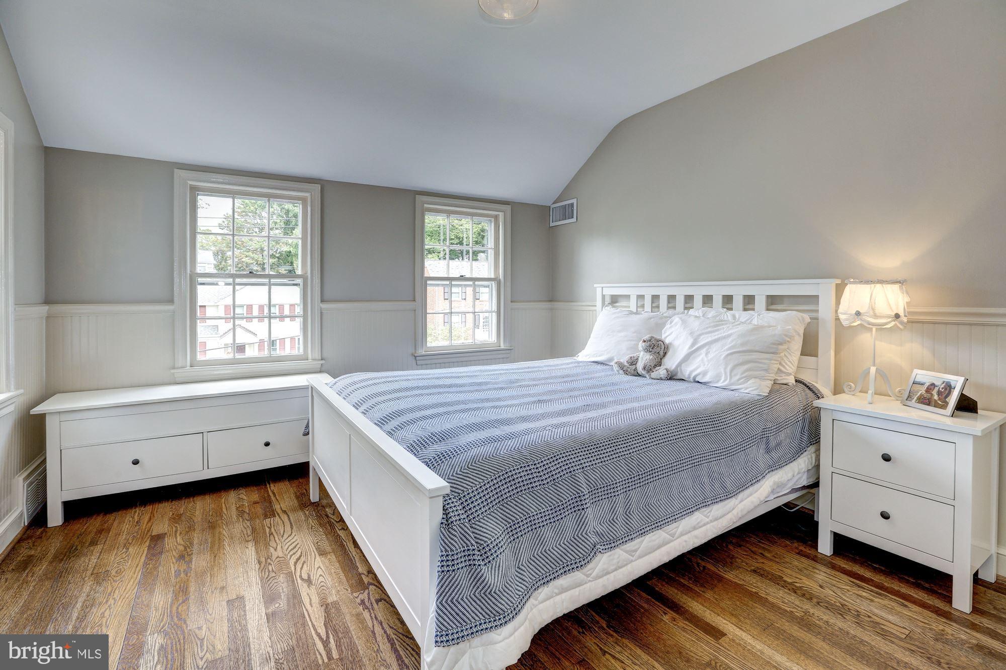 5908 Gloster Road Bethesda, MD 20816 - Photo 22 of 40 Light filled Bedroom #2