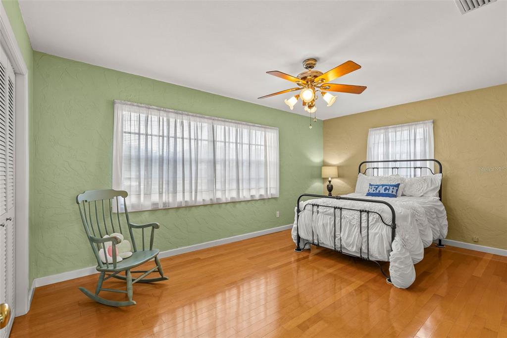 2087 Druid Road Clearwater, FL 33764 - Photo 7 of 46
