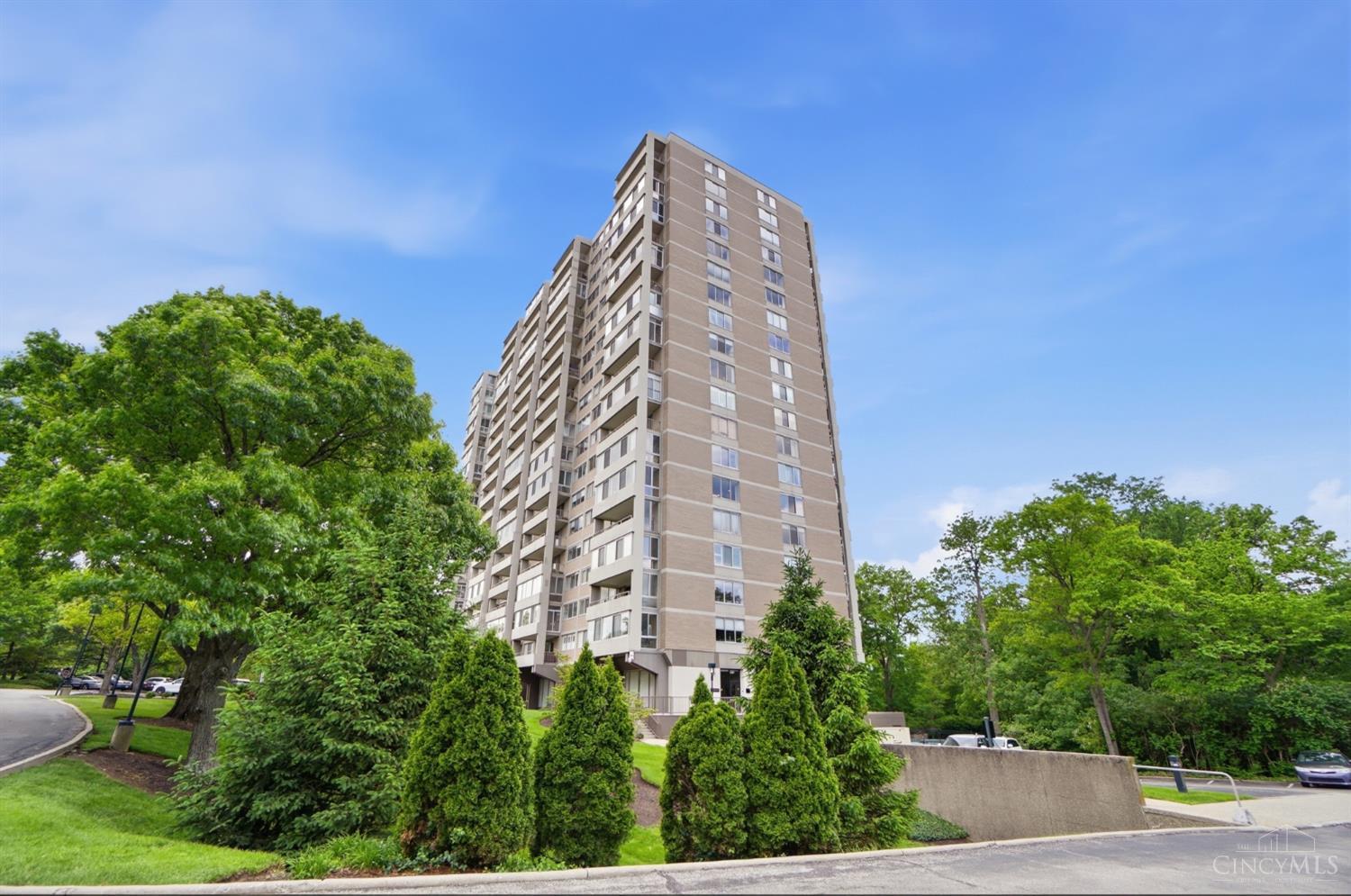 2324 Madison Road, Unit 303 Cincinnati, OH 45208 - Photo 2 of 33
