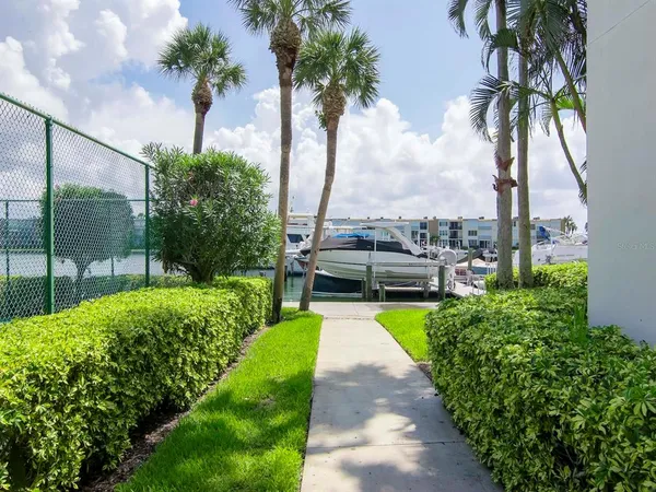 $1,800 | 7540 Bay Island Drive South, Unit 156, South Pasadena, FL 33707