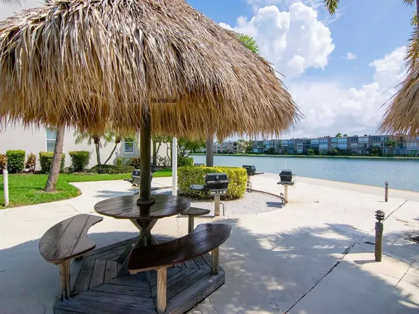 $1,800 | 7540 Bay Island Drive South, Unit 156, South Pasadena, FL 33707