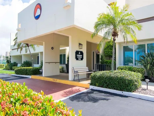 $1,800 | 7540 Bay Island Drive South, Unit 156, South Pasadena, FL 33707