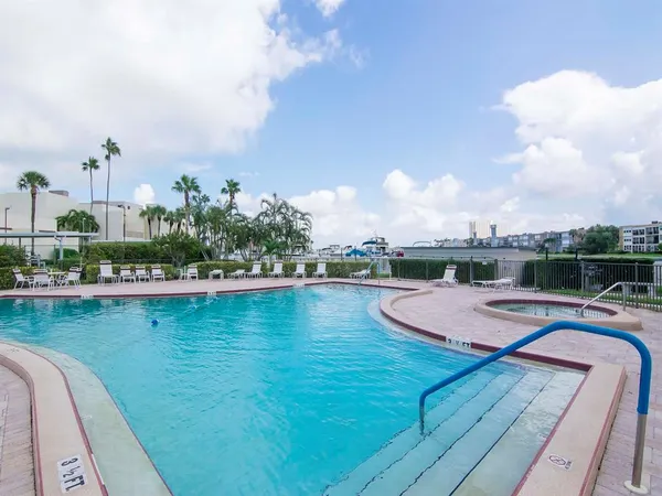 $1,800 | 7540 Bay Island Drive South, Unit 156, South Pasadena, FL 33707