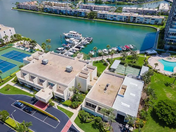 $1,800 | 7540 Bay Island Drive South, Unit 156, South Pasadena, FL 33707