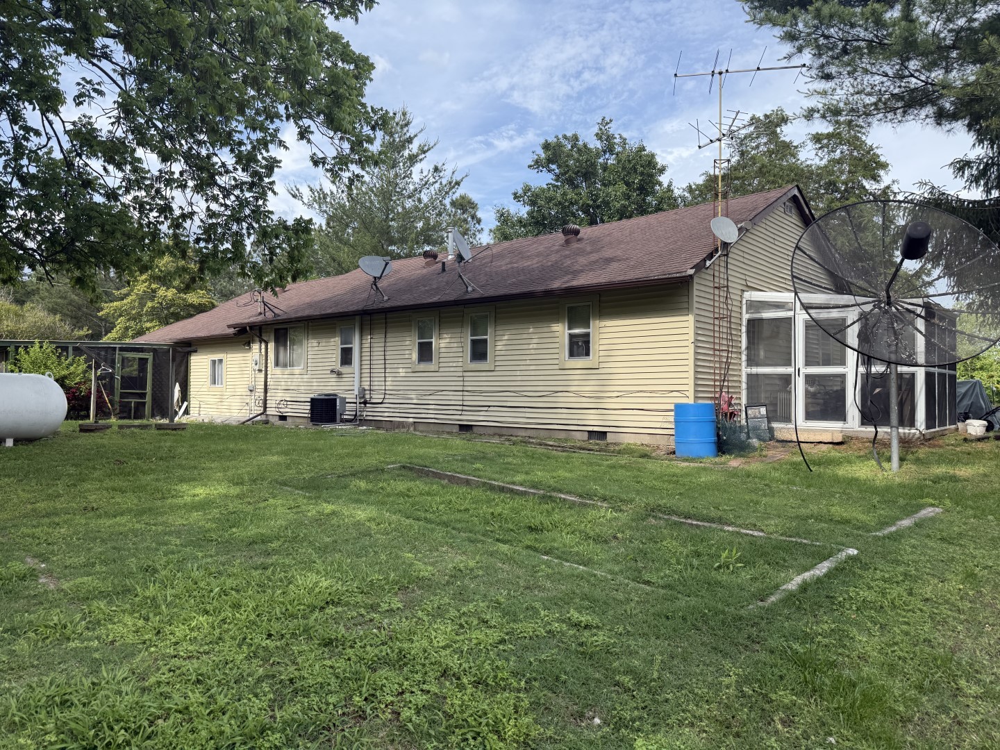 1388 Morningglory Road Carbondale, IL 62902 - Photo 3 of 16