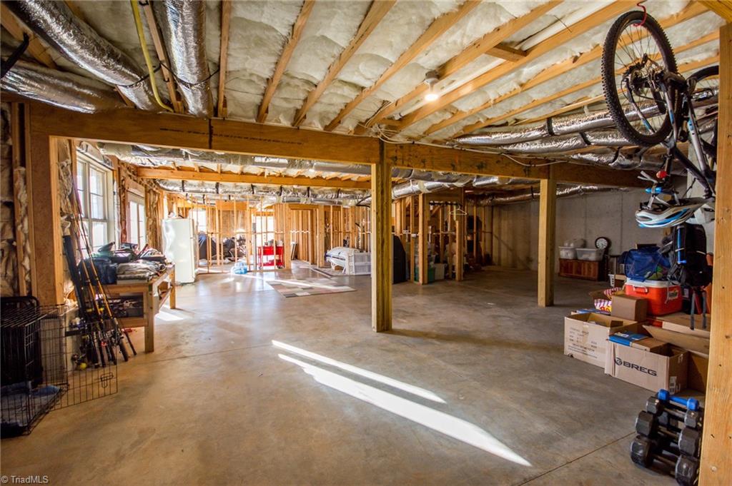 465 Fox Hunter Road Harmony, NC 28634 - Photo 31 of 38 Gallery Image 31