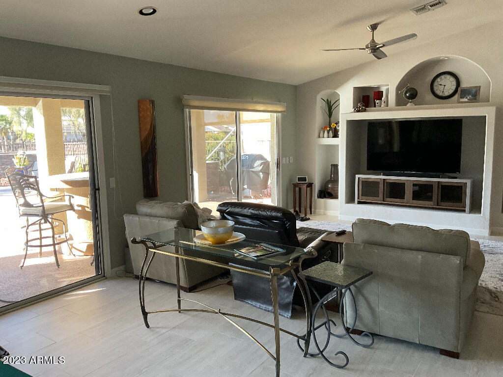 15301 Piccadilly Road Goodyear, AZ 85395 - Photo 12 of 31 11