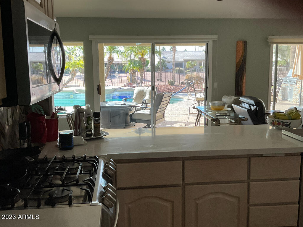 15301 Piccadilly Road Goodyear, AZ 85395 - Photo 4 of 31 03