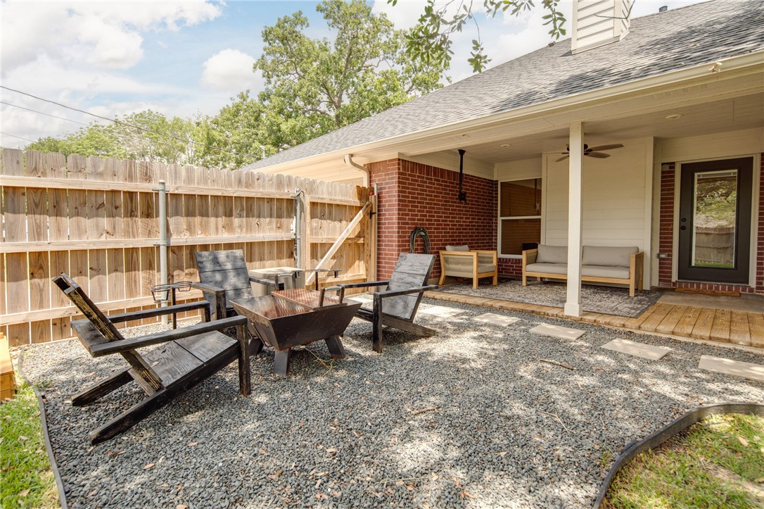 4700 Kensington Road Bryan, TX 77802 - Photo 26 of 31 Gravel area perfect for fire pit