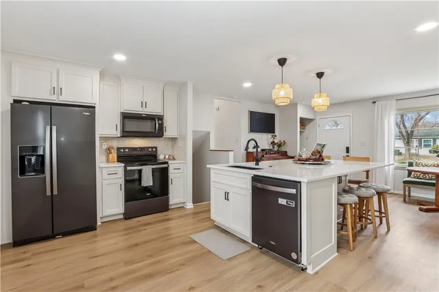 $335,000 | 9231 West 100th Street, Overland Park, KS 66212