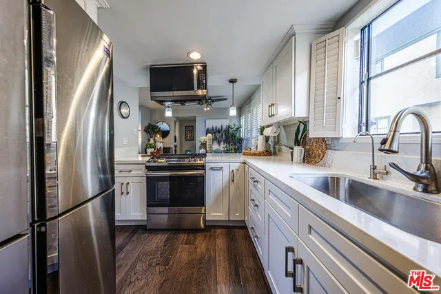 $849,000 | 170 North Sierra Bonita Avenue, Unit 4, Pasadena, CA 91106