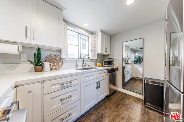 $849,000 | 170 North Sierra Bonita Avenue, Unit 4, Pasadena, CA 91106