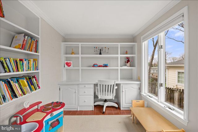 $1,407,002 | 803 Beverley Drive, Alexandria, VA 22302