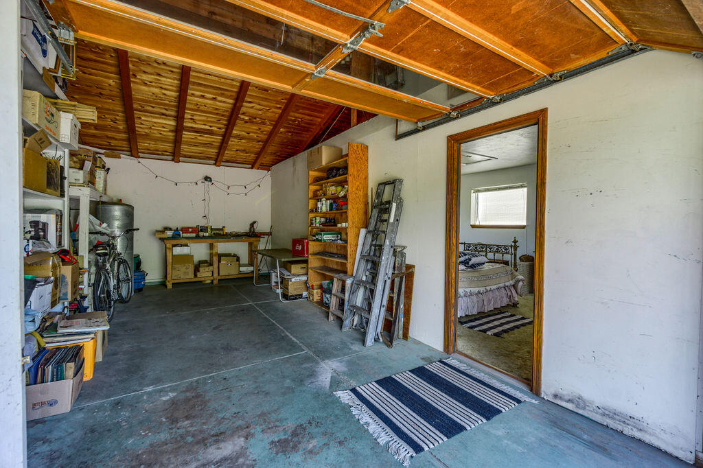 4002 Livingston Road Central Point, OR 97502 - Photo 55 of 60 LR(16)