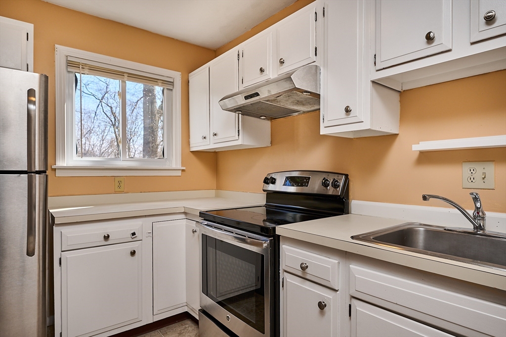 170 East Hadley Road, Unit 69 Amherst, MA 01002 - Photo 5 of 24 Gallery Image 5