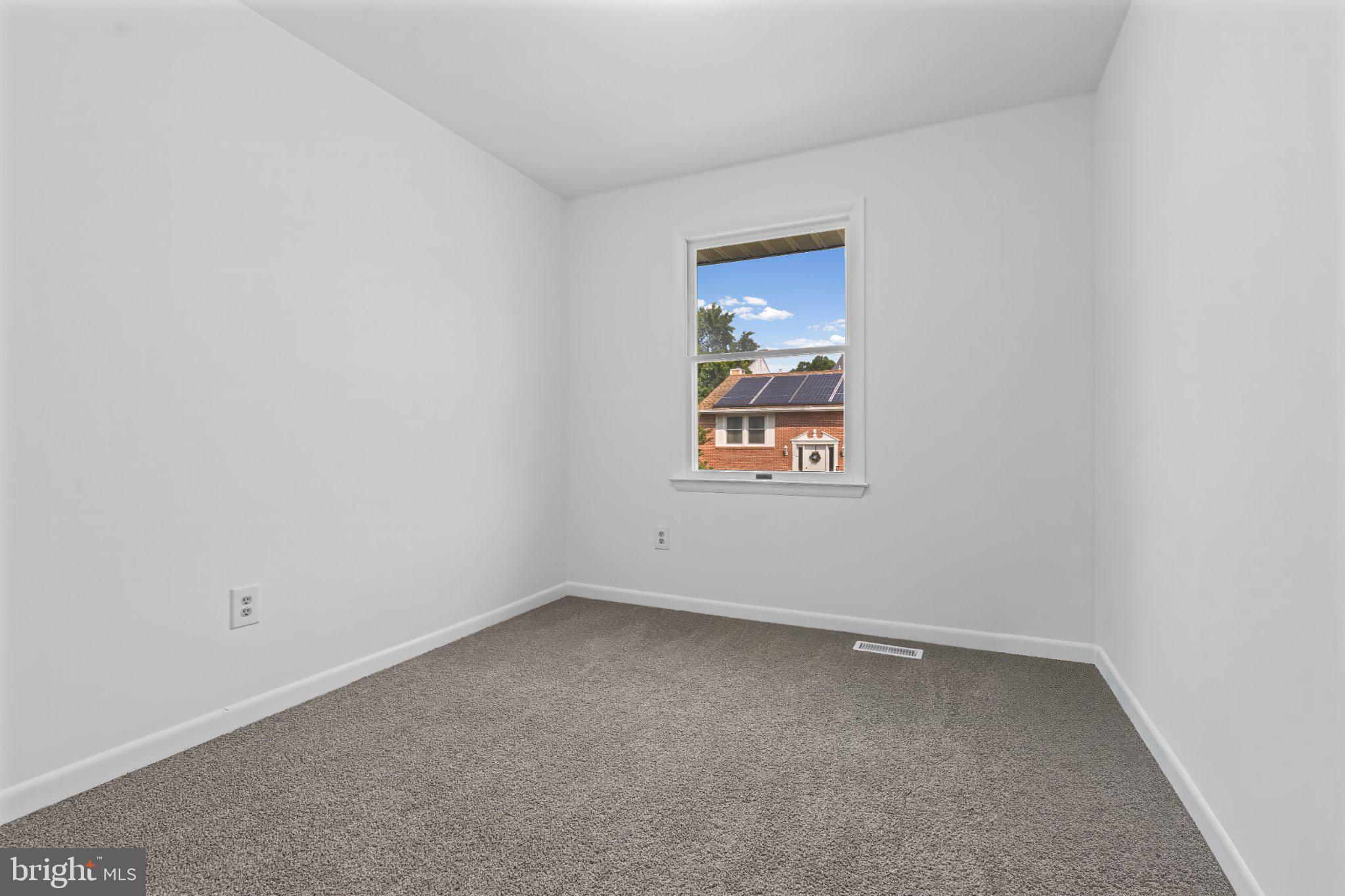1317 Roxboro Road Baltimore, MD 21237 - Photo 16 of 30 Bright and airy blank canvas room.