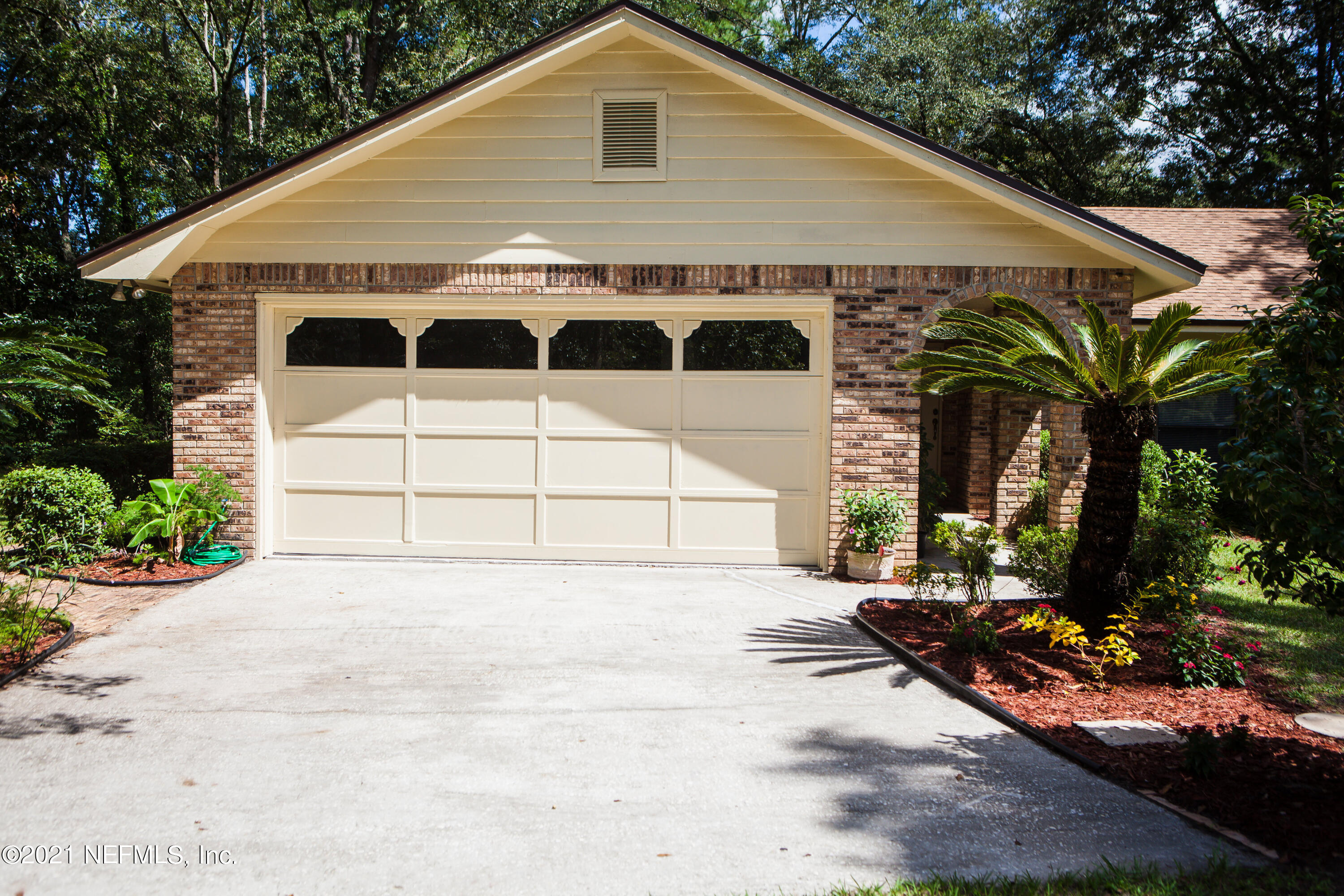 274501 Murrhee Road Hilliard, FL 32046 - Photo 5 of 30 4 Front Garage view