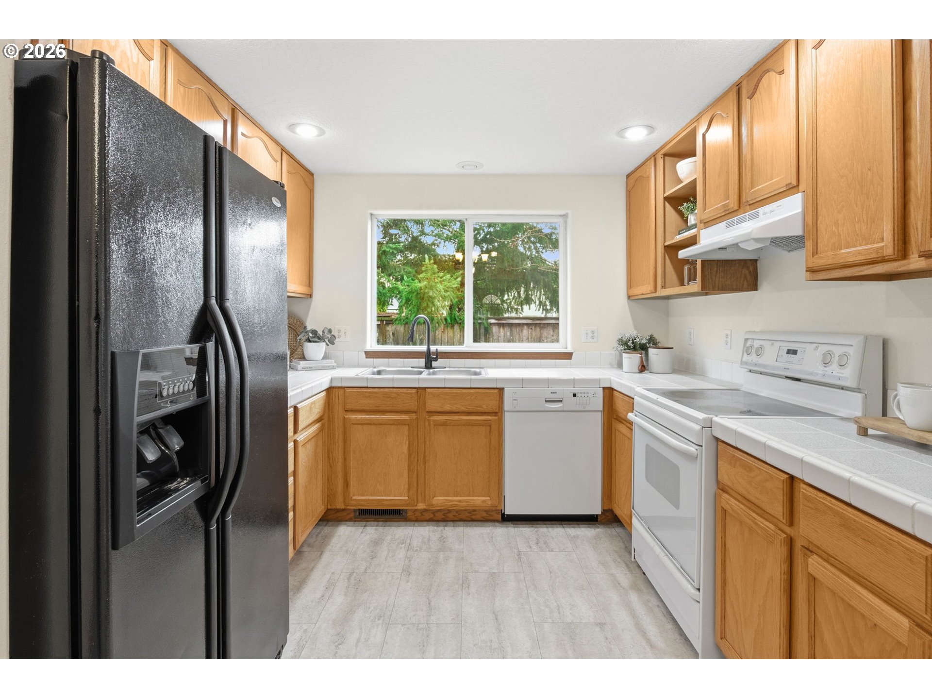 5246 Austin Way Eugene, OR 97402 - Photo 14 of 37