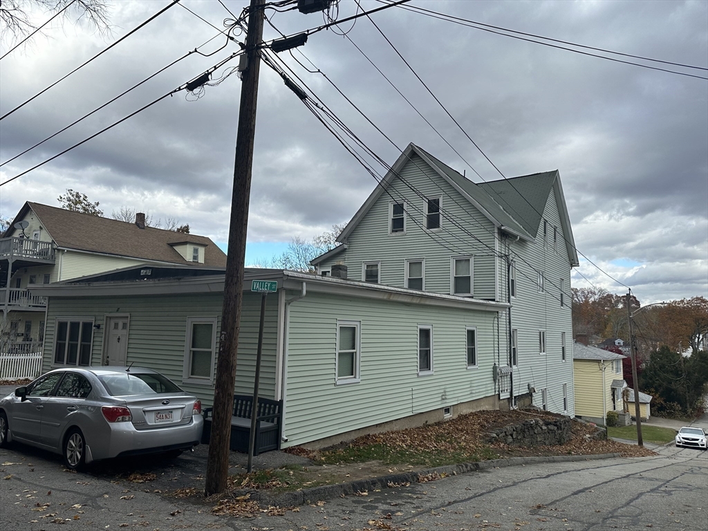 17 Mt Pleasant Street Webster, MA 01570 - Photo 2 of 7