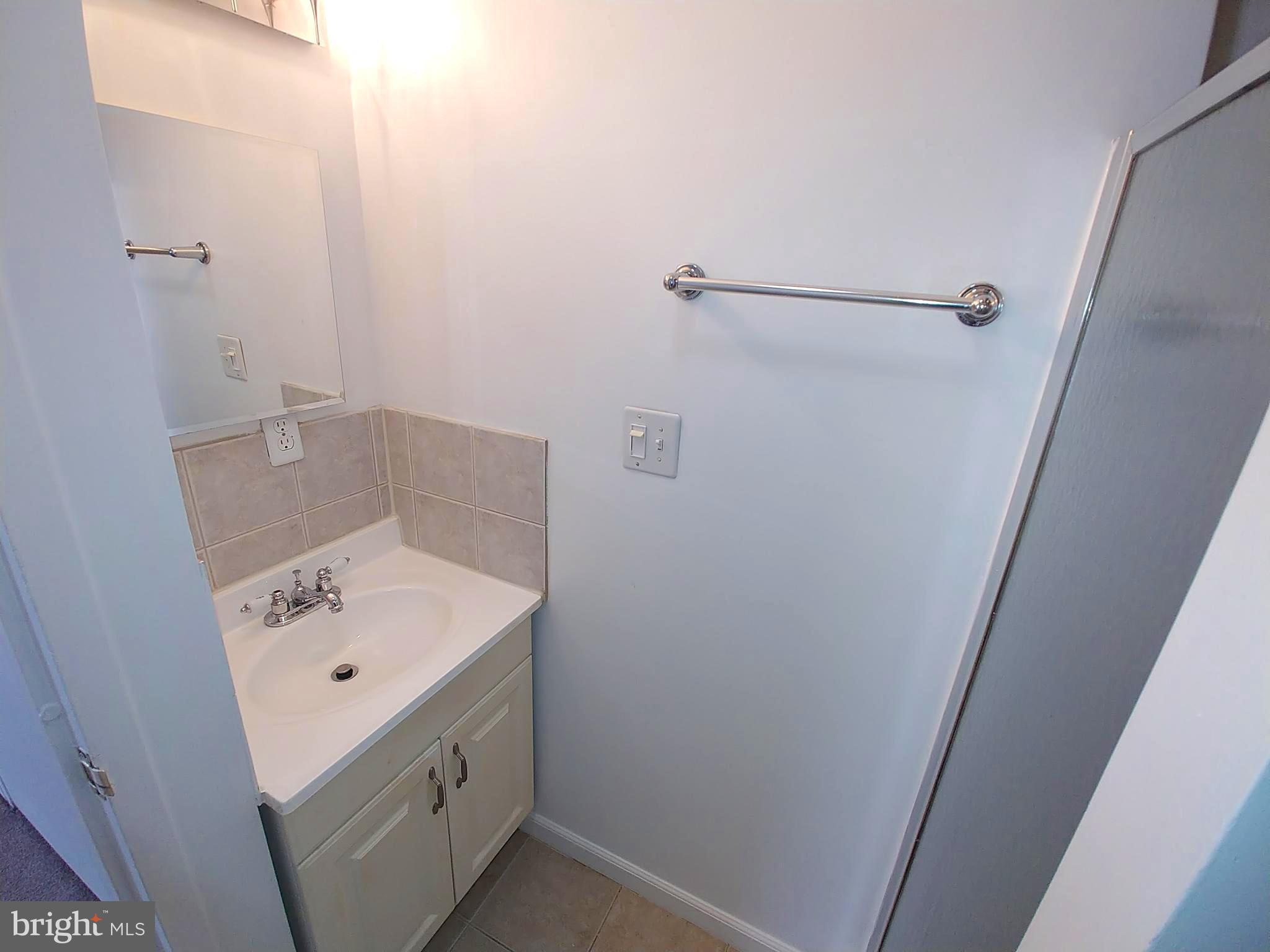 17821 Buehler Road, Unit E Olney, MD 20832 - Photo 13 of 24 Bathroom