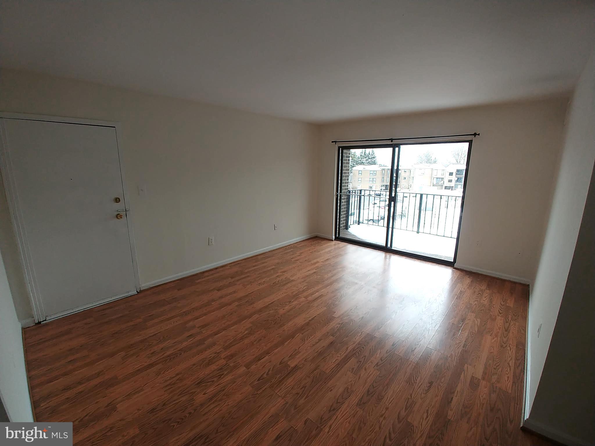 17821 Buehler Road, Unit E Olney, MD 20832 - Photo 3 of 24 Living Room