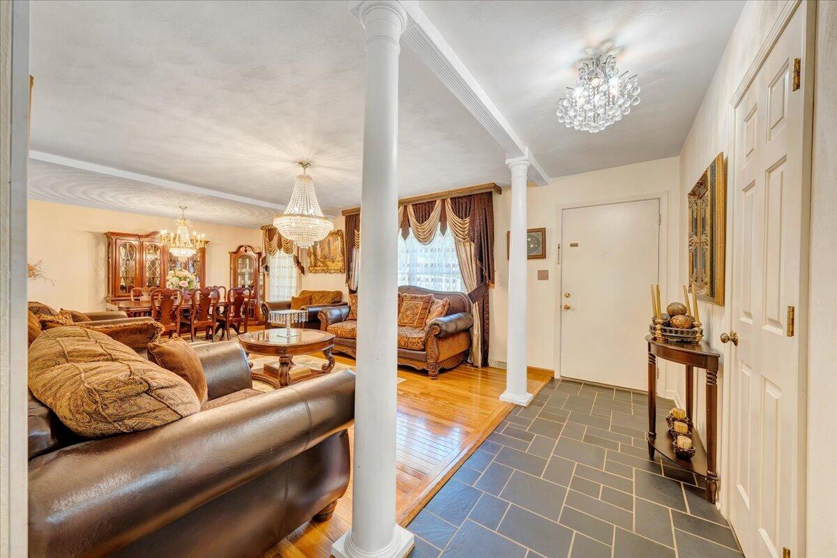 4434 Rosecrest Road Roanoke, VA 24018 - Photo 4 of 48 03-MIB01248