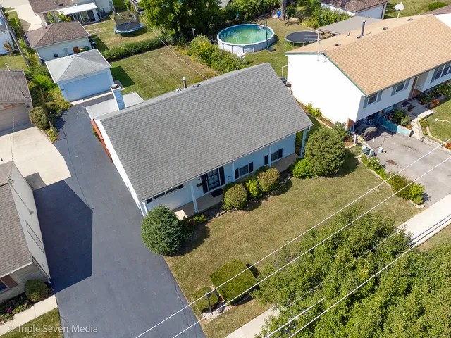 $339,900 | 52 Schoenbeck Road, Wheeling, IL 60090